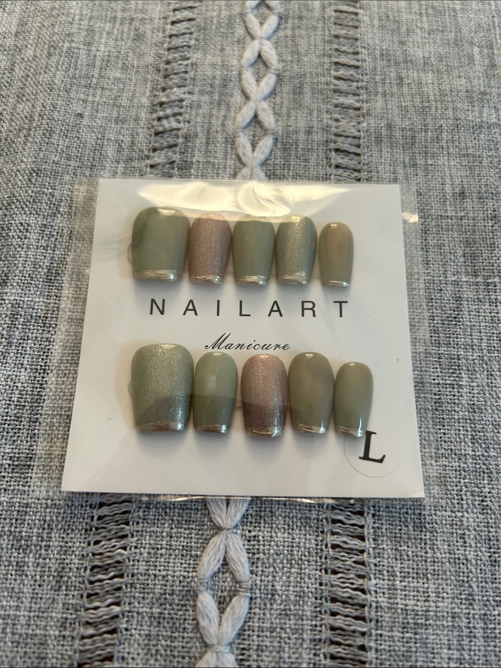 Press-On Manicure Set in Sage and Champagne